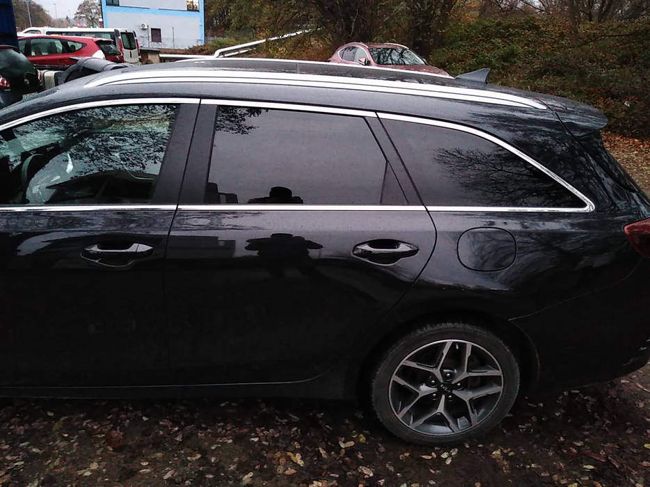 Zdjęcie drzwi tylne lewe wraz z szybą