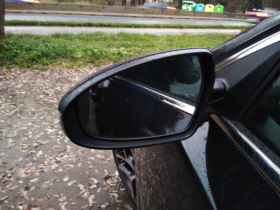 Zdjęcie zwierciadła lusterka lewego