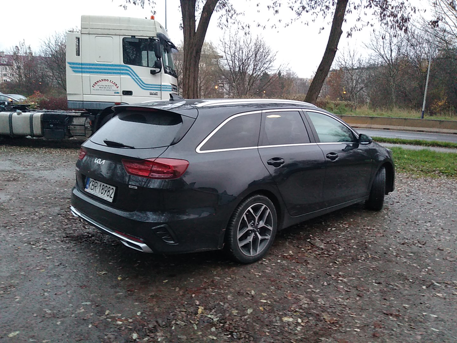 Zdjęcie po ukosie, prawy tył