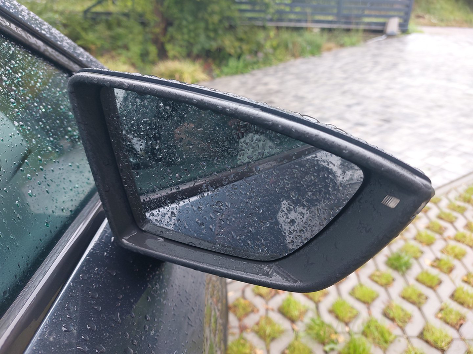 Zdjęcie zwierciadła lusterka prawego