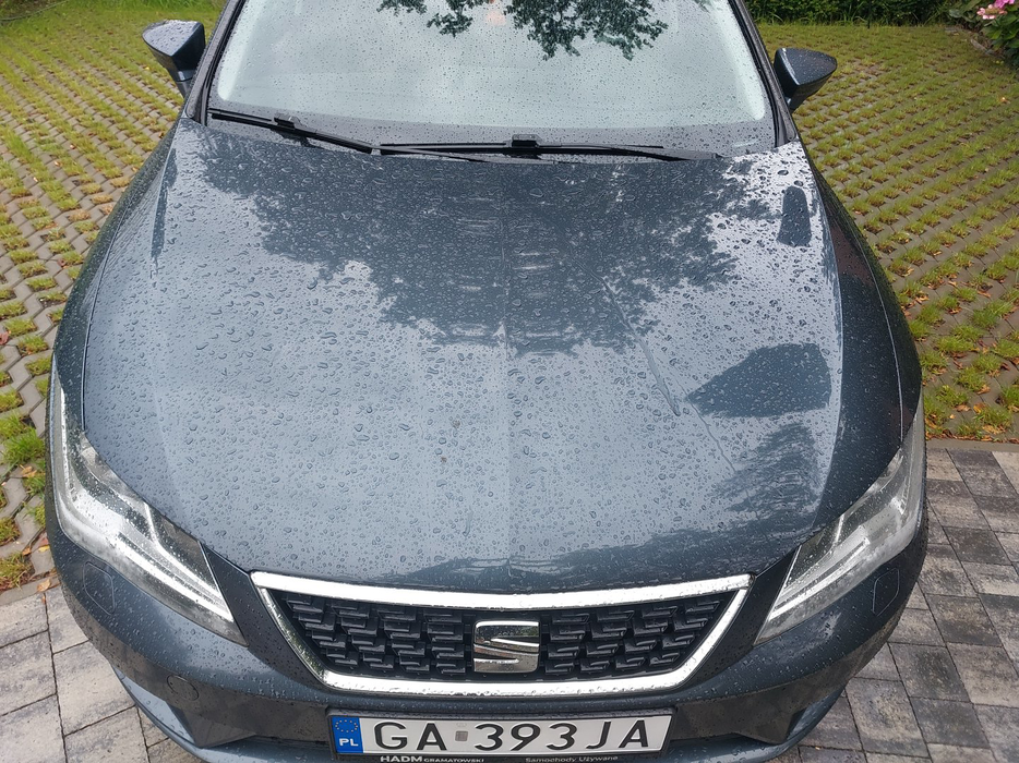 Zdjęcie pokrywy komory silnika