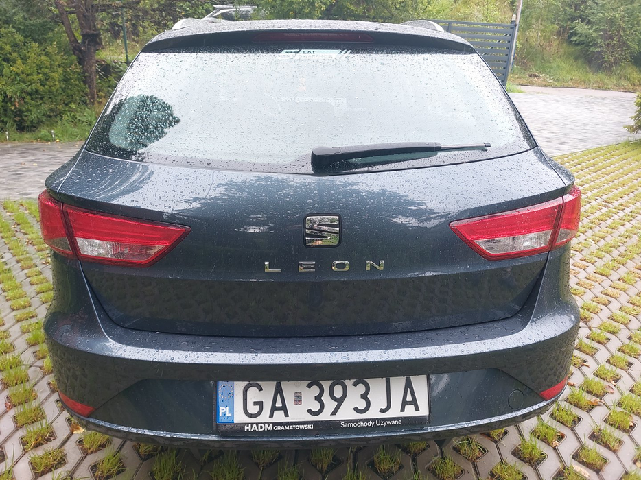 Zdjęcie pokrywy bagażnika