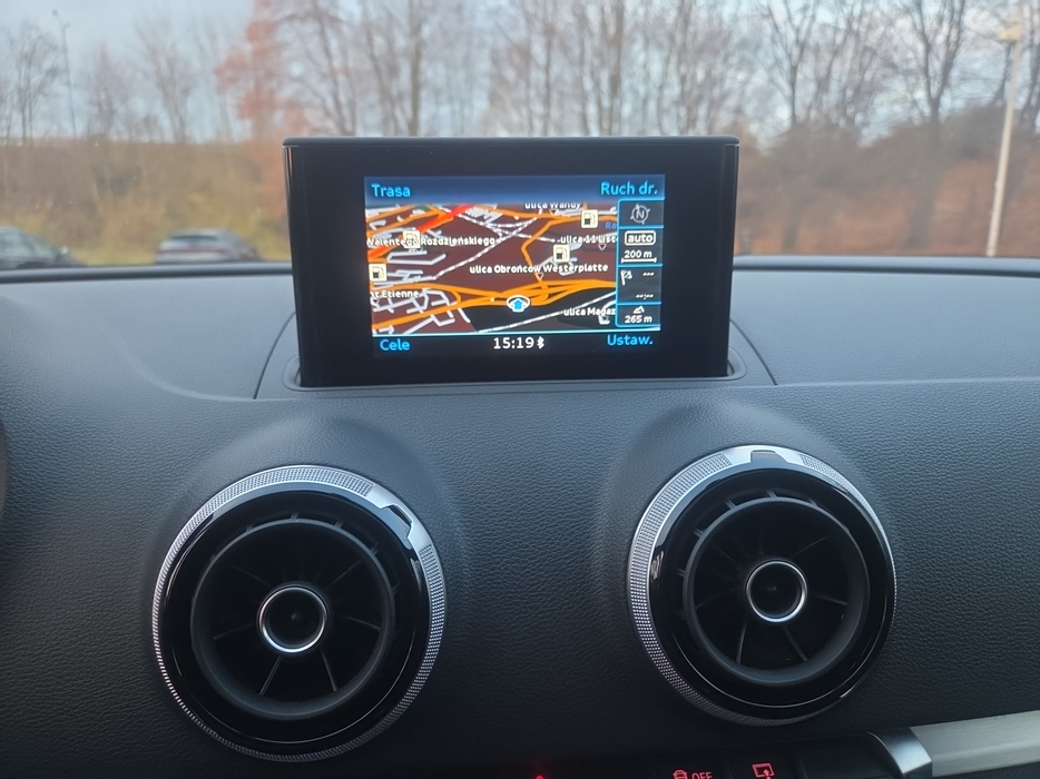 Zdjęcie jednostki multimedialnej