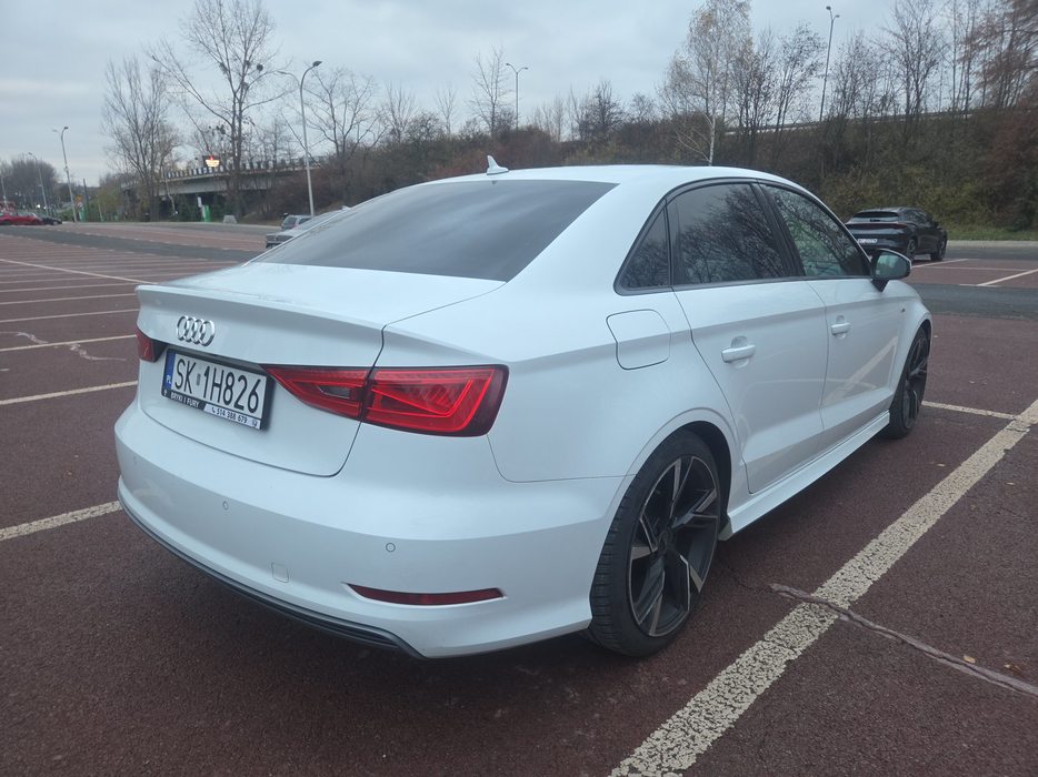 Zdjęcie po ukosie, prawy tył