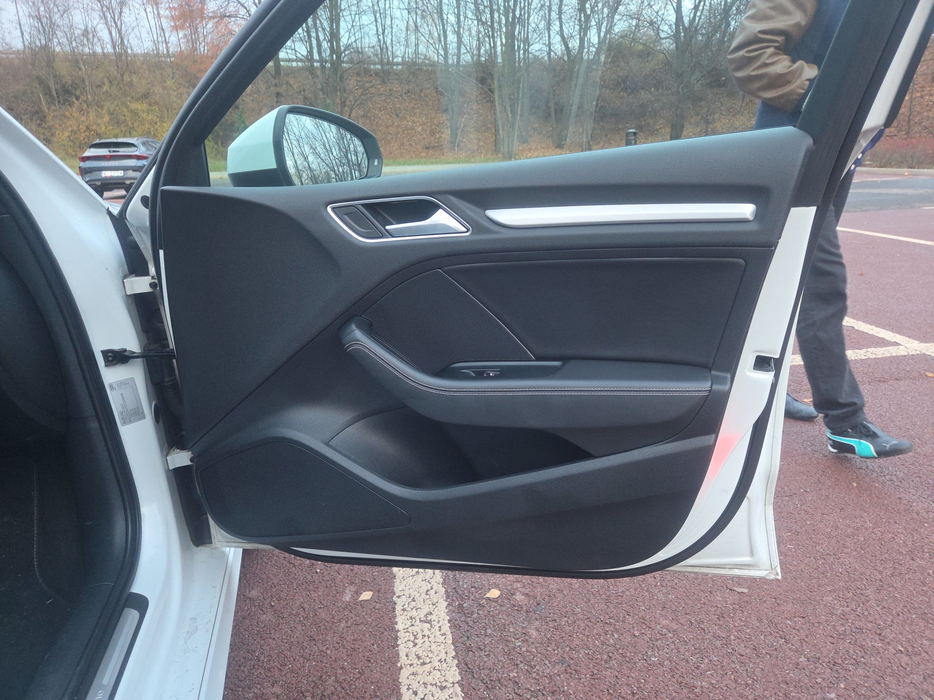 Zdjęcie tapicerki drzwi przednich prawych