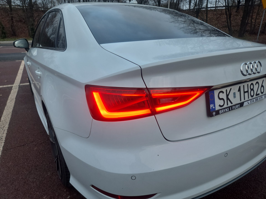 Zdjęcie oświetlenia tylnego lewego