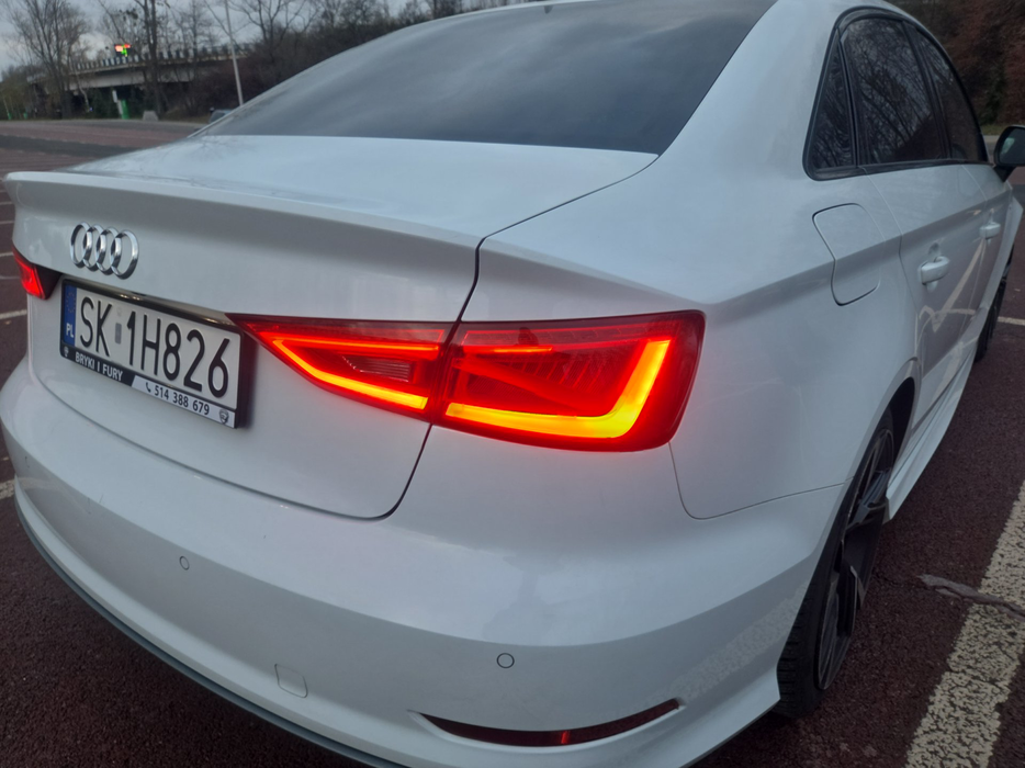 Zdjęcie oświetlenia tylnego prawego