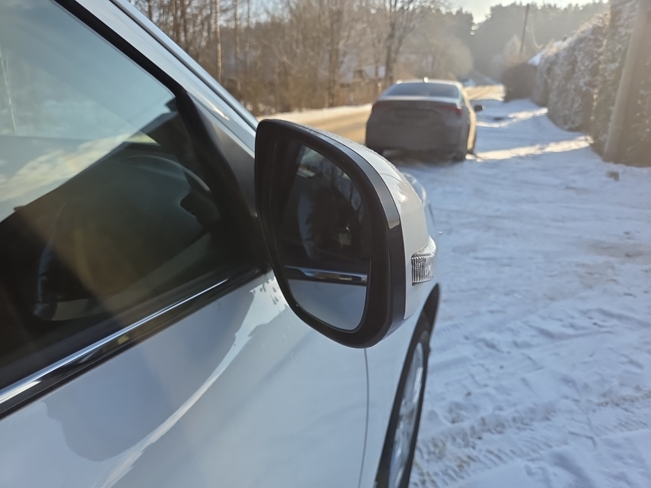 Zdjęcie zwierciadła lusterka prawego