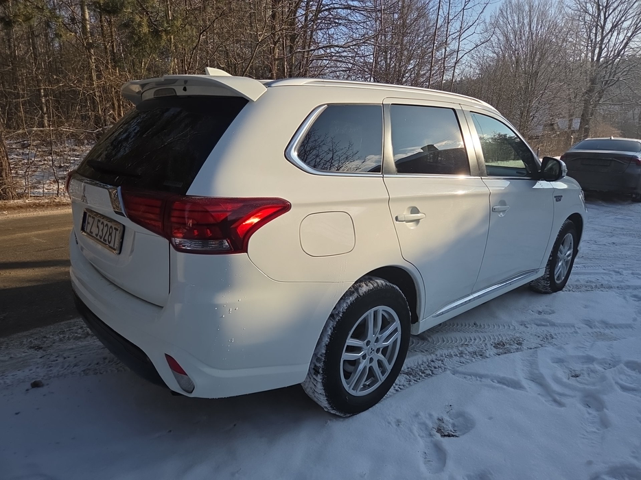 Zdjęcie po ukosie, prawy tył