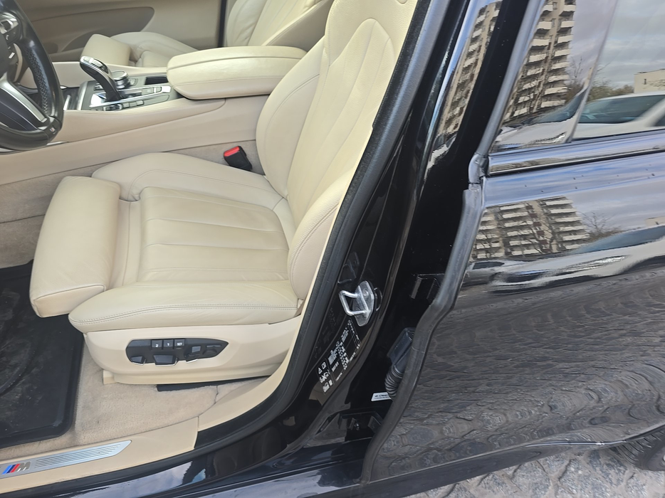 Zdjęcie słupka B lewego