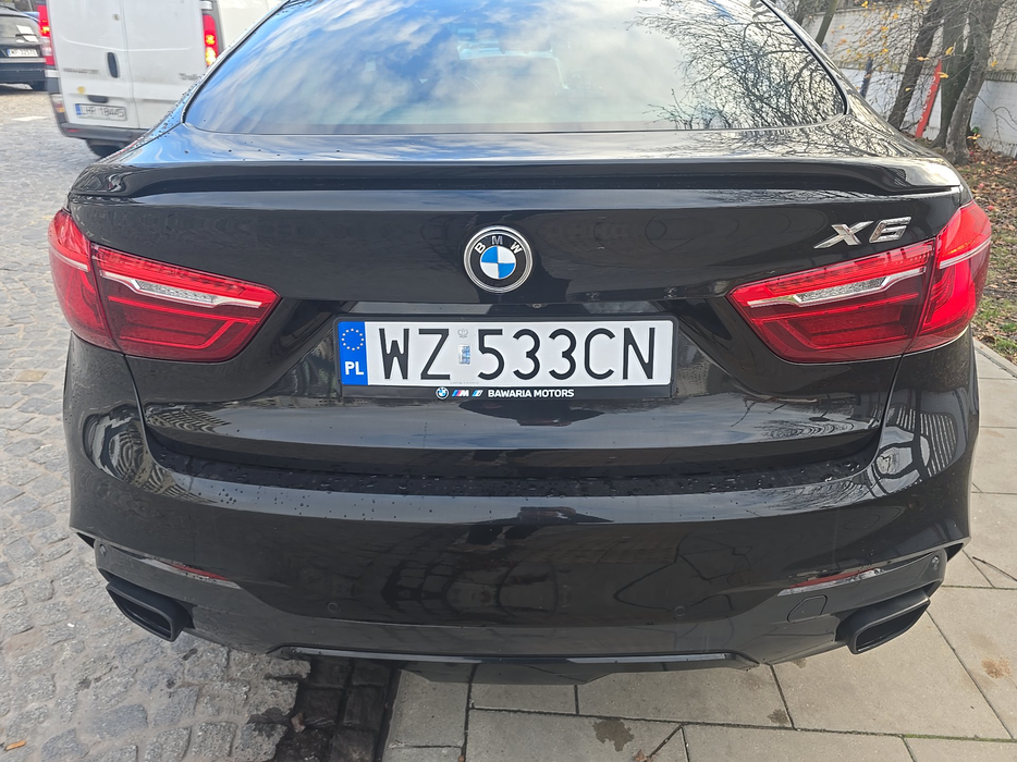 Zdjęcie pokrywy bagażnika