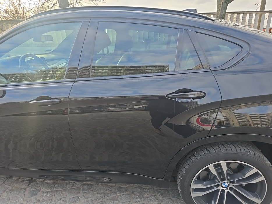 Zdjęcie drzwi tylne lewe wraz z szybą