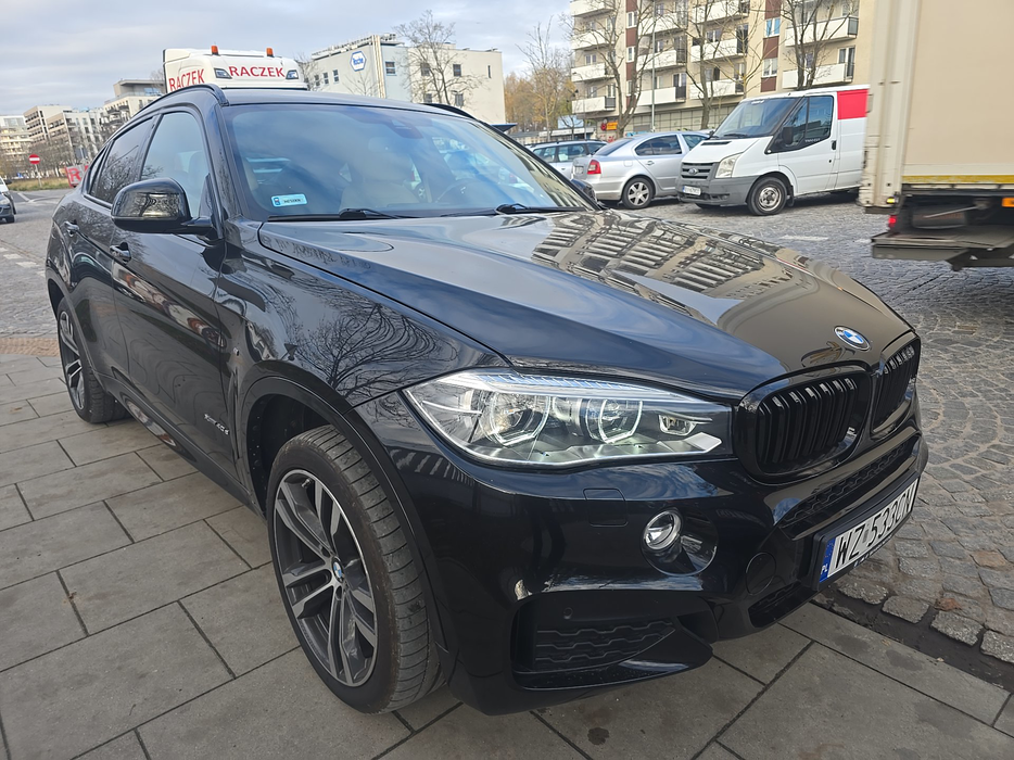 Zdjęcie po ukosie, prawy przód