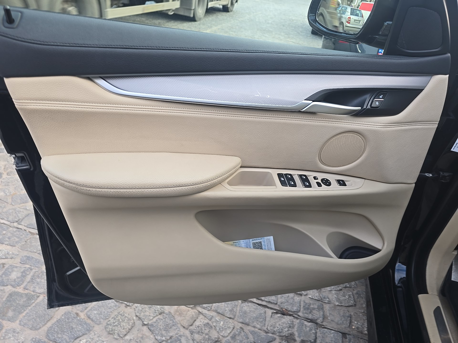 Zdjęcie tapicerki drzwi przednich lewych