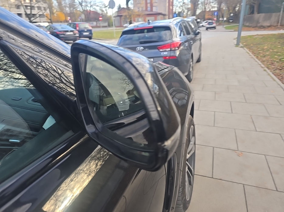 Zdjęcie zwierciadła lusterka prawego