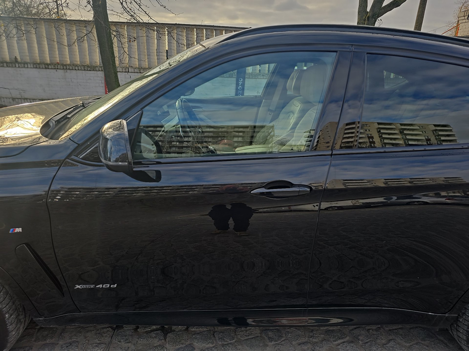 Zdjęcie drzwi przednich lewych wraz z szybą