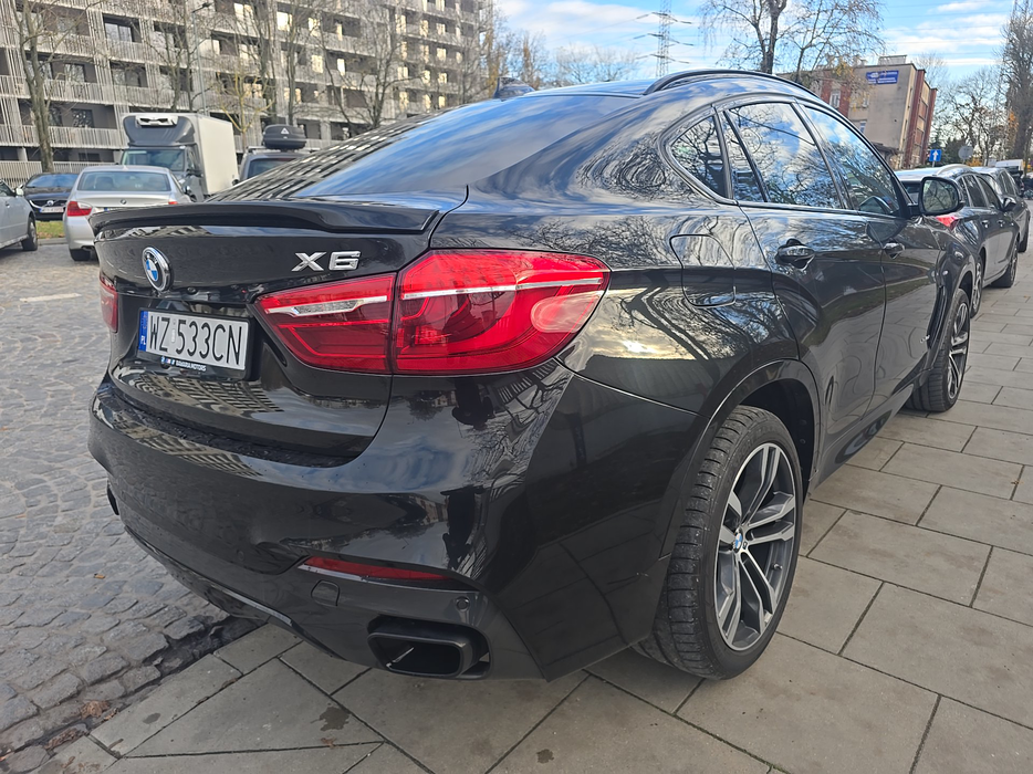 Zdjęcie po ukosie, prawy tył