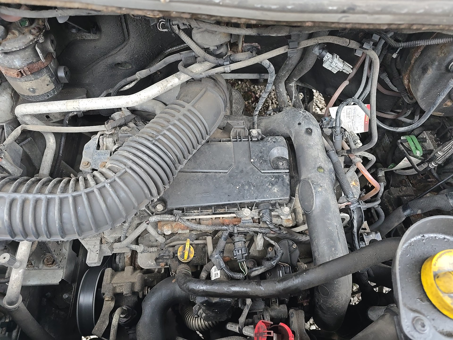 Zdjęcie wnętrza komory silnika