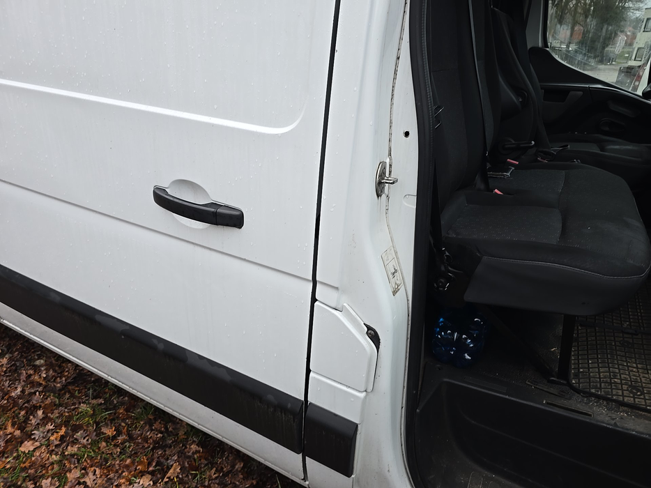 Zdjęcie słupka B prawego