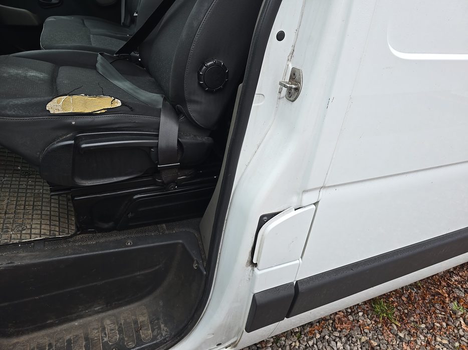 Zdjęcie słupka B lewego