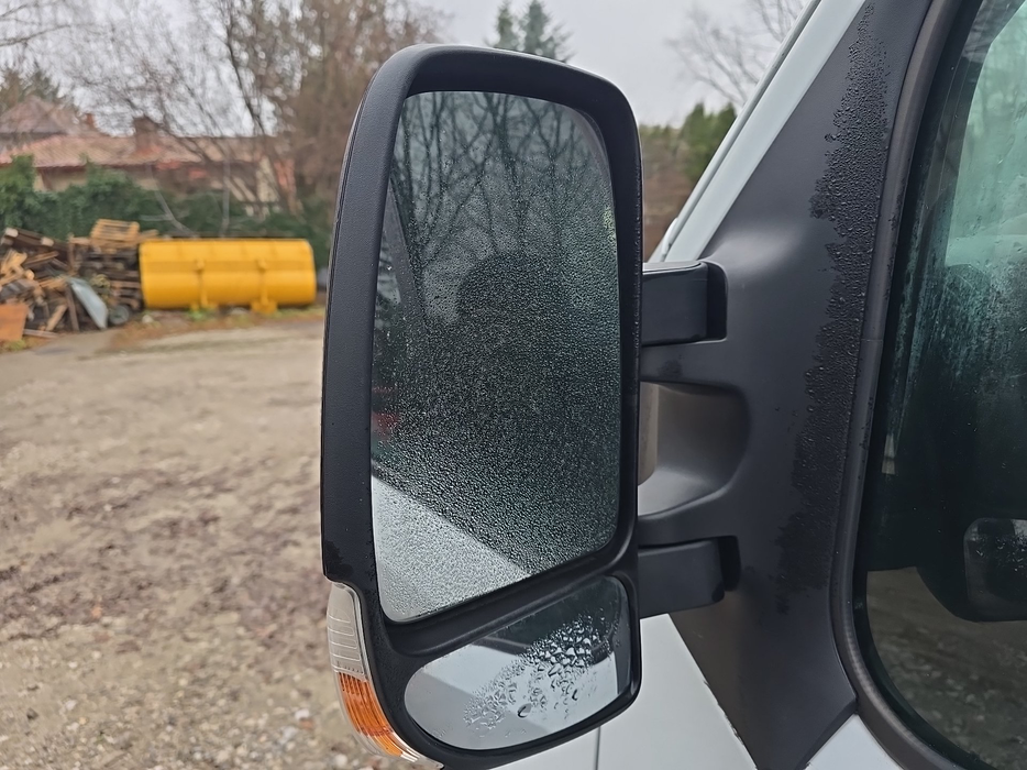 Zdjęcie zwierciadła lusterka lewego