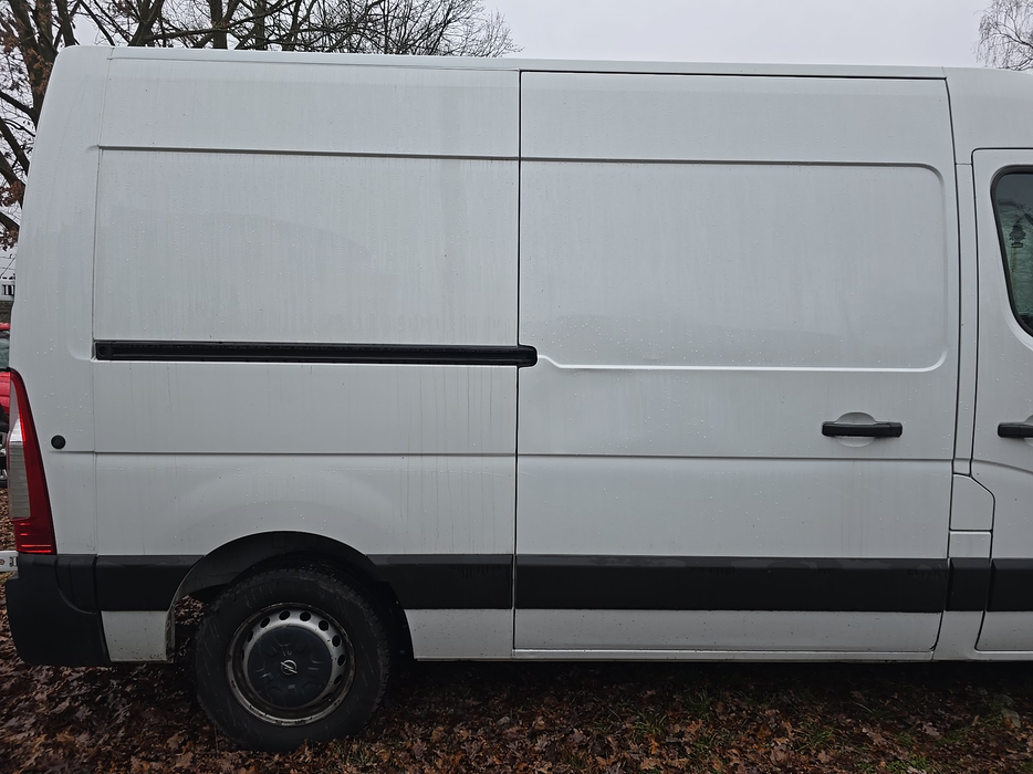 Zdjęcie prawej strony nadwozia