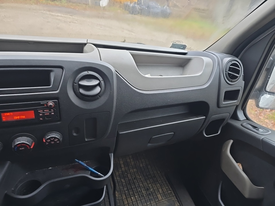 Zdjęcie kokpitu części prawej