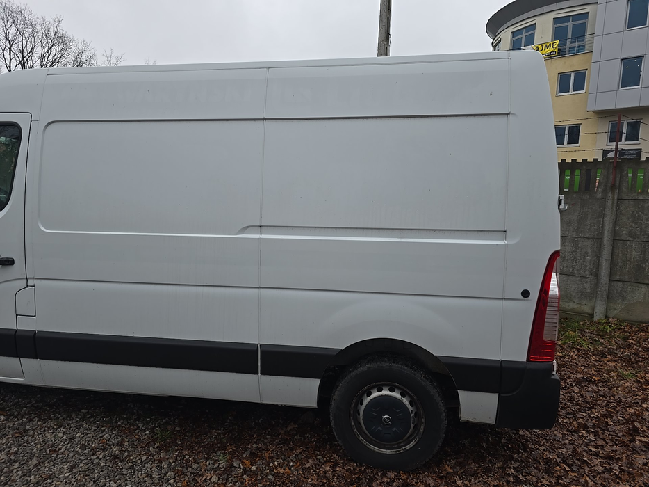 Zdjęcie lewej strony nadwozia