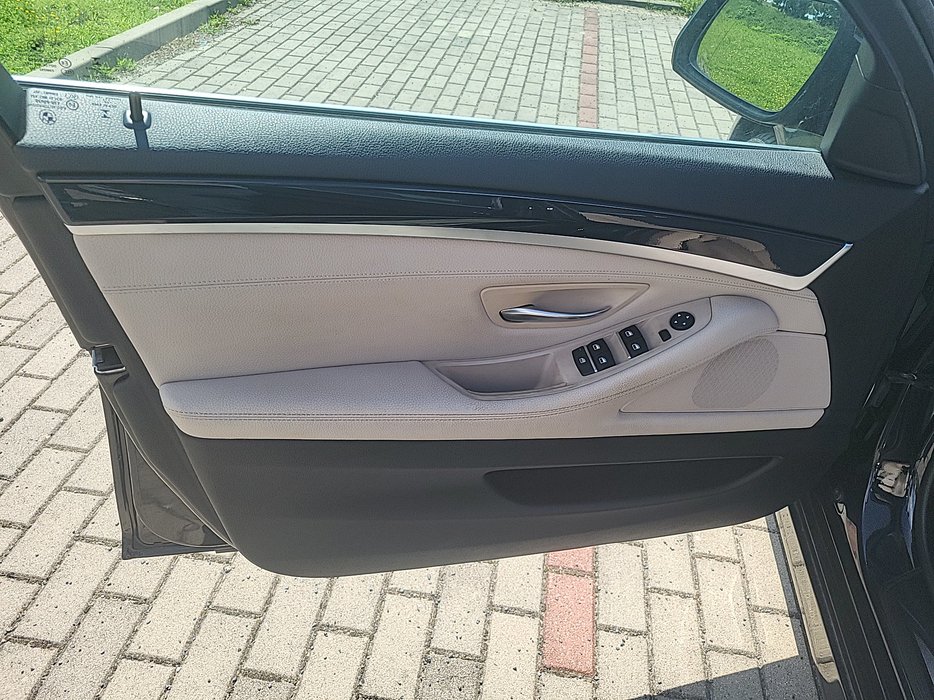 Zdjęcie tapicerki drzwi przednich lewych