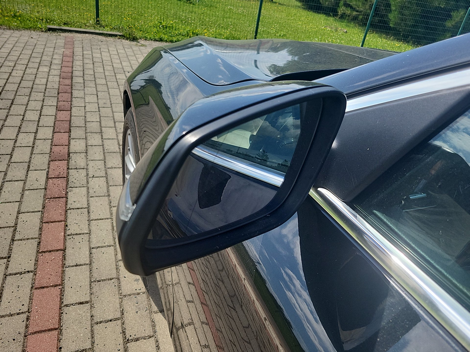 Zdjęcie zwierciadła lusterka lewego