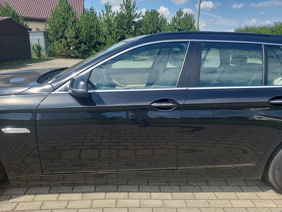 Zdjęcie drzwi przednich lewych wraz z szybą