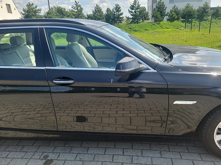 Zdjęcie drzwi przednich prawych wraz z szybą