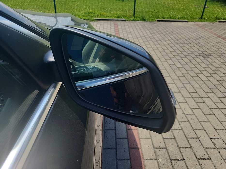 Zdjęcie zwierciadła lusterka prawego