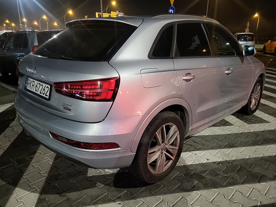 Zdjęcie po ukosie, prawy tył