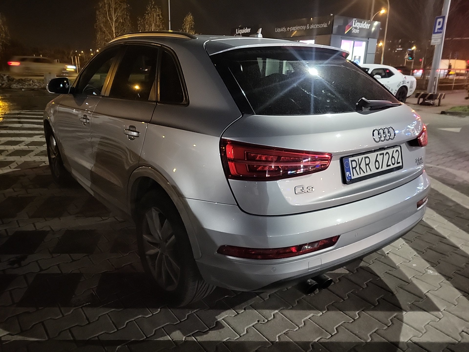 Zdjęcie po ukosie, lewy tył