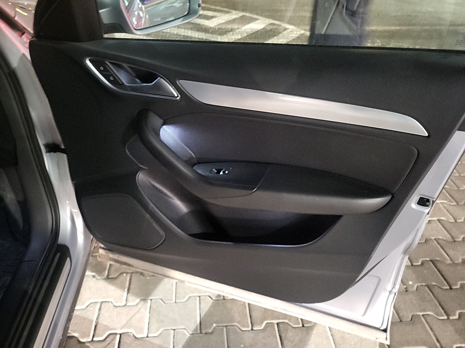 Zdjęcie tapicerki drzwi przednich prawych