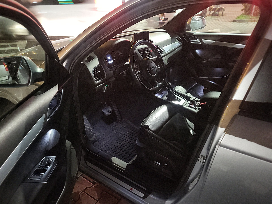 Zdjęcie wnętrza od kierowcy, przód