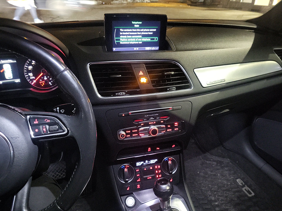 Zdjęcie jednostki multimedialnej