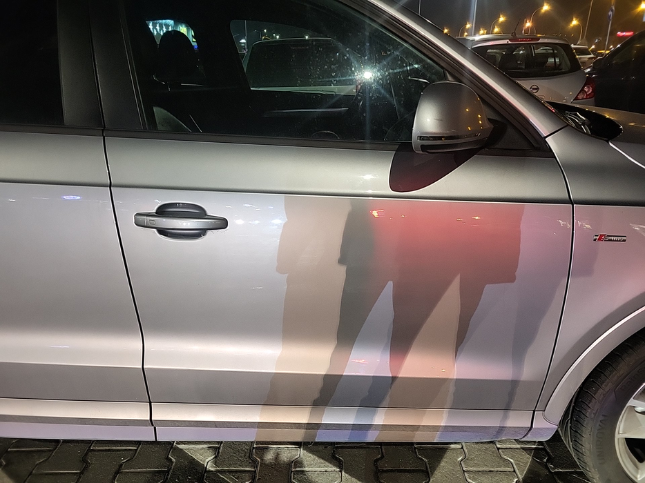 Zdjęcie drzwi przednich prawych wraz z szybą