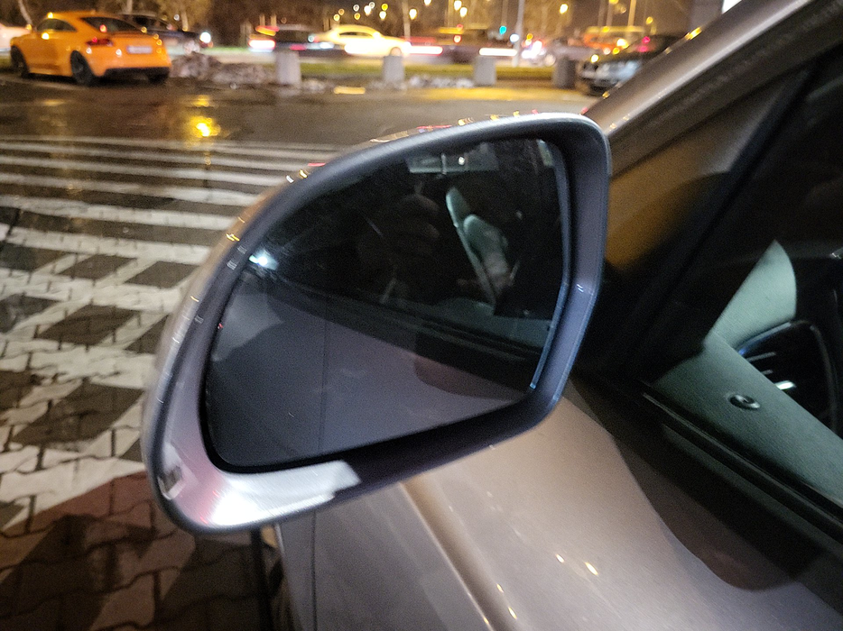 Zdjęcie zwierciadła lusterka lewego