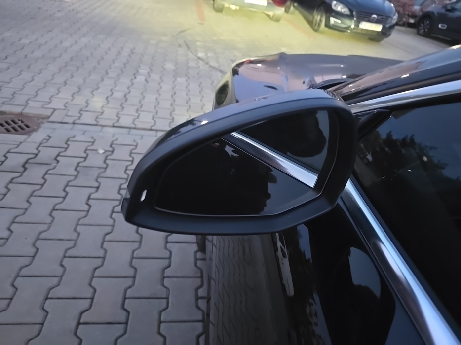 Zdjęcie zwierciadła lusterka lewego