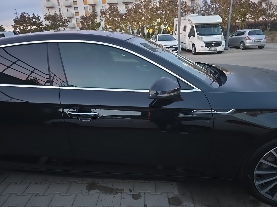 Zdjęcie drzwi przednich prawych wraz z szybą