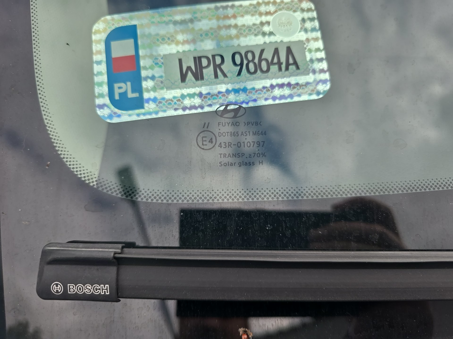 Zdjęcie szyby czołowej - zdjęcie uszkodzeń