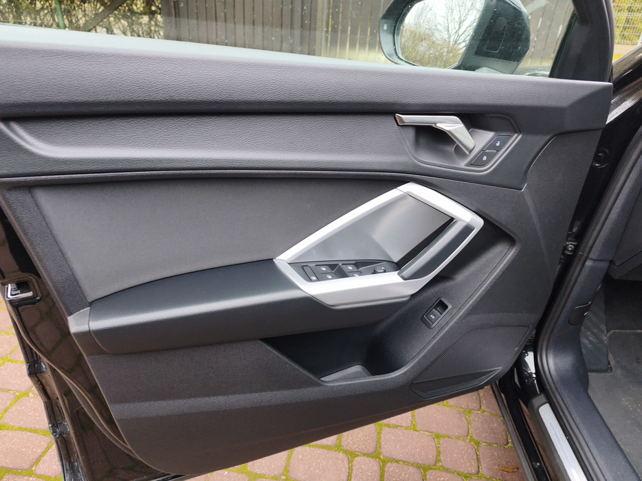 Zdjęcie tapicerki drzwi przednich lewych