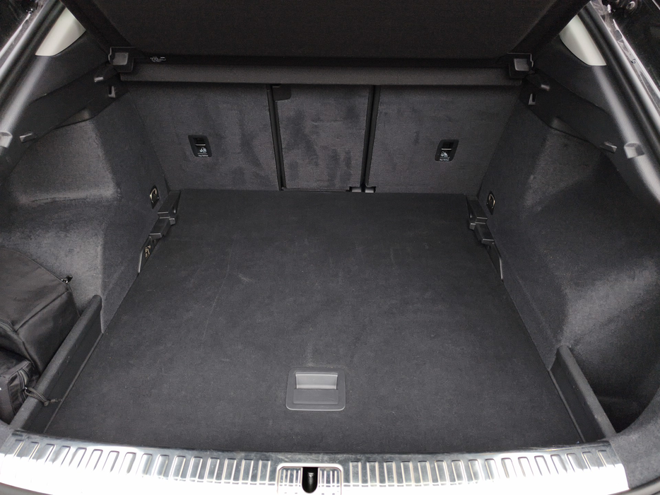 Zdjęcie przestrzeni bagażowej