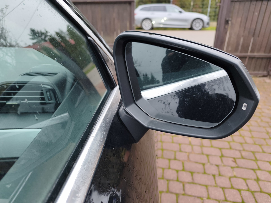 Zdjęcie zwierciadła lusterka prawego