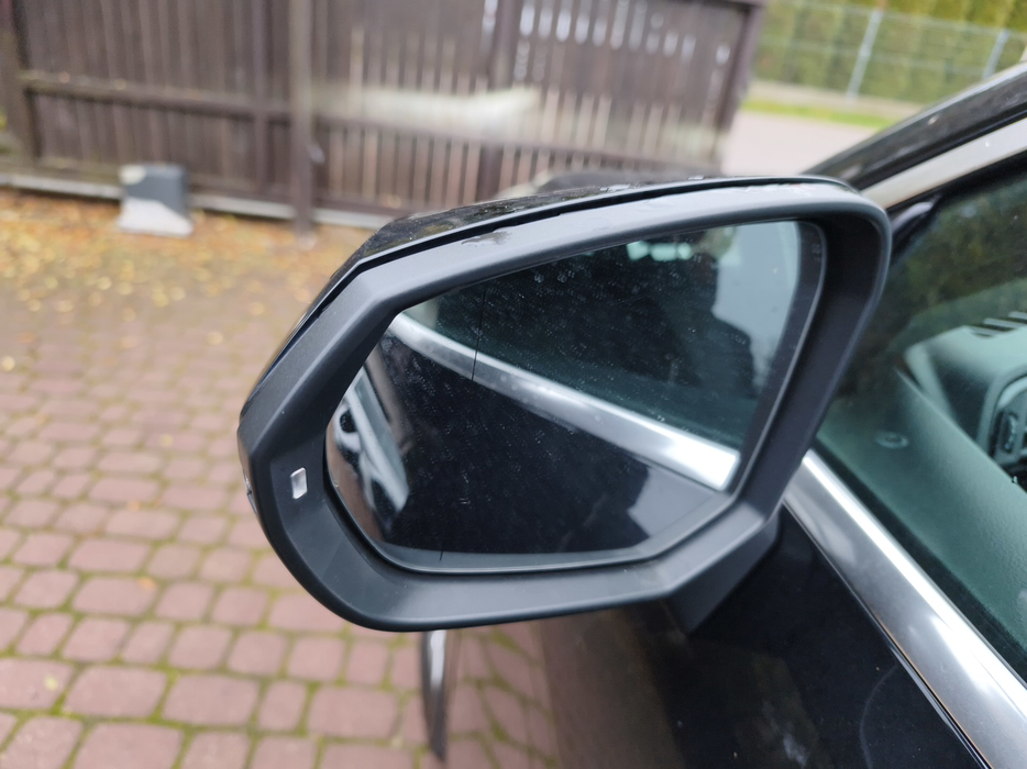 Zdjęcie zwierciadła lusterka lewego