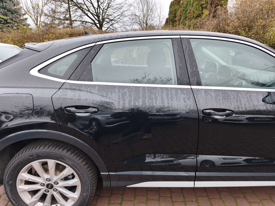 Zdjęcie drzwi tylnych prawych wraz z szybą