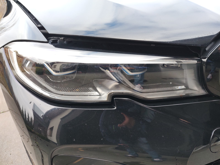 Zdjęcie oświetlenia przedniego i dolnego prawego