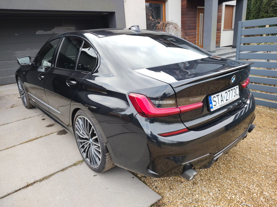 Zdjęcie po ukosie, lewy tył